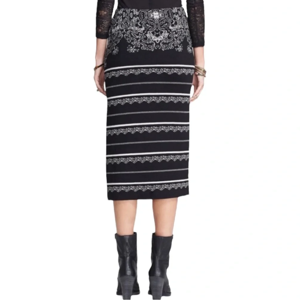 Free People Women’s black & cream boho print knit sweater pull-on pencil skirt